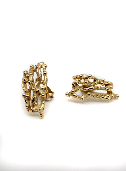 "Corals" gold vermeil ear studs inspired by the sea